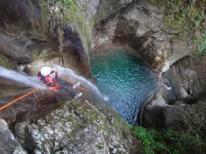 Canyon du Versoud (Vercors: Le Lignet) Canyon du Versoud (Vercors: Le Lignet). A partir de 40Eur/pers. En savoir +